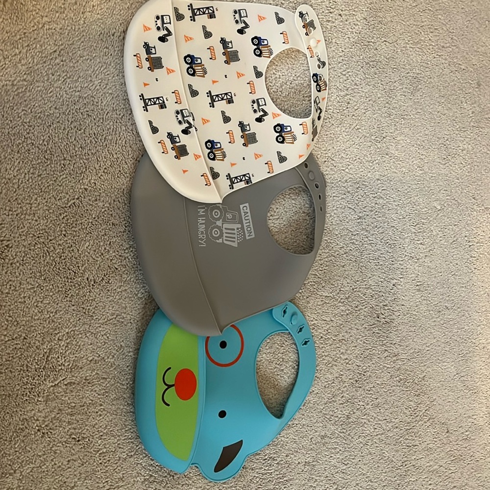Silicone bibs